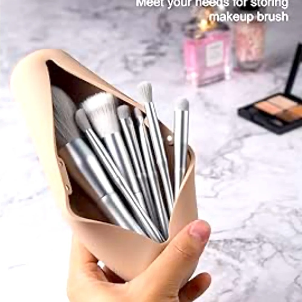 Brand new for brushes , soft silicone organizer and make up holder for travel